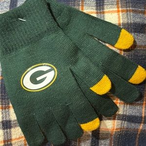 NWOT GB Packers Knit Gloves